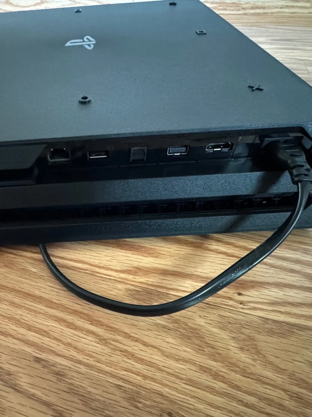 PLAYSTATION 4 - LIKE NEW (NEVER USED - JUST SET UP)
